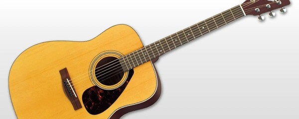 Đàn Guitar Dreadnought - thiết kế thân hình tàu chiến đặc trưng của dáng đàn guitar truyền thống (Nguồn: Yamaha)