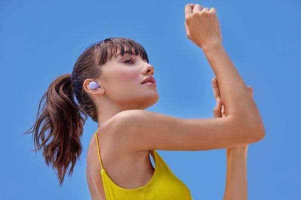Đeo tai nghe Bluetooth đúng cách giúp bảo vệ đôi tai