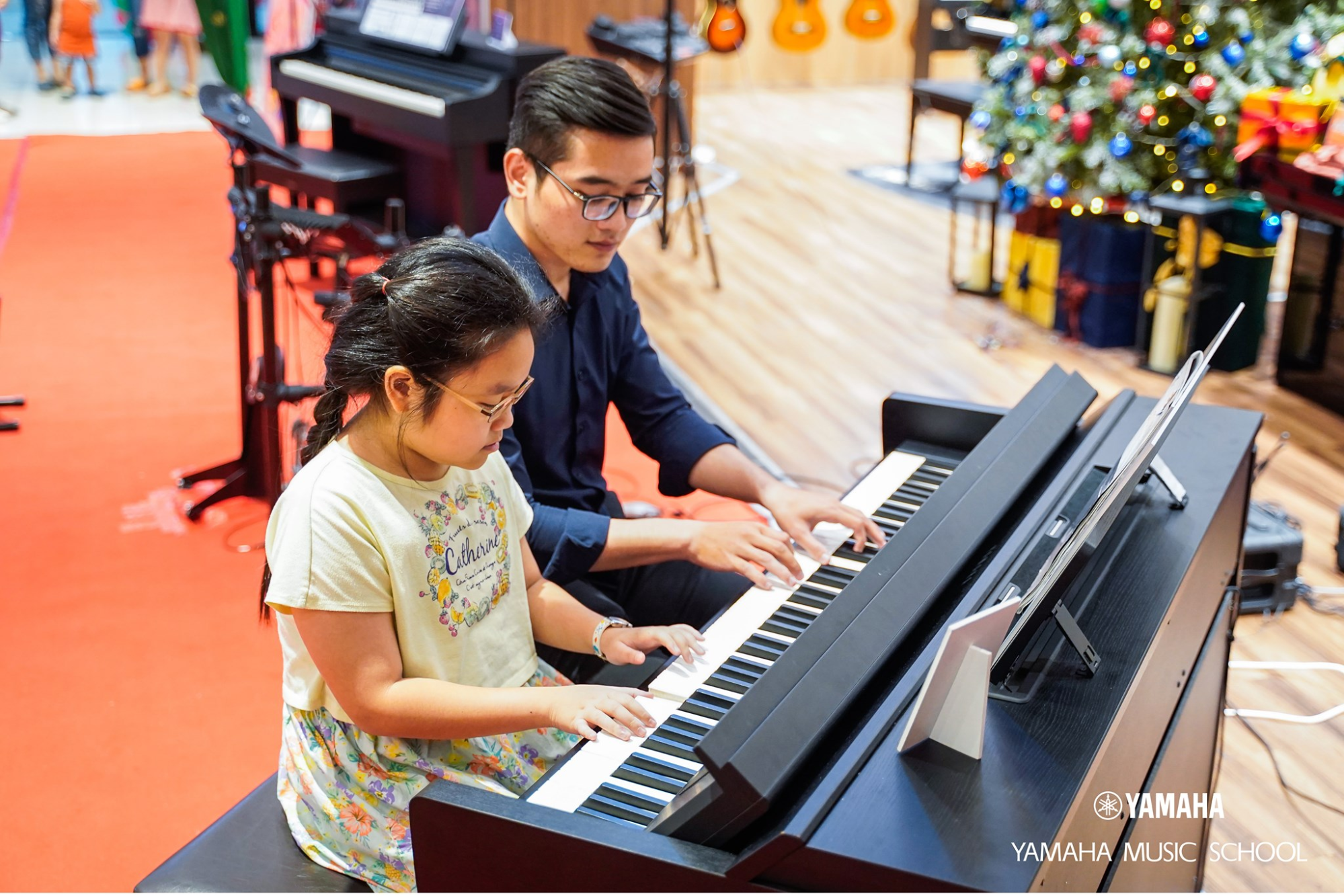 Khi nào ba mẹ nên tự dạy bé học đàn Piano tại nhà? 