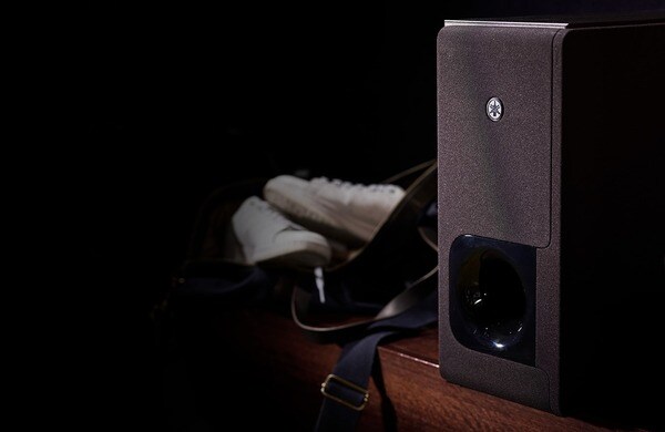 Hệ thống loa trầm không dây giúp giảm thiểu sự lộn xộn khi dùng nhiều dây nối