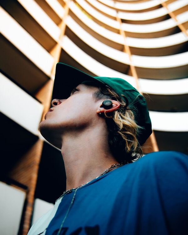 Không nên nghe quá 60% âm lượng của tai nghe để bảo vệ sức khỏe thính lực