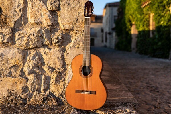 Classic CG192C - Lựa chọn đáng cân nhắc cho những người muốn tìm cây đàn Guitar Classic giá tầm trung (Nguồn: Yamaha)