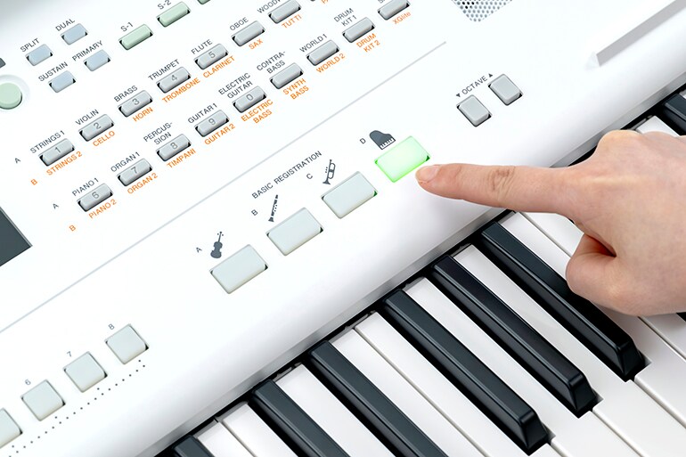 Người chơi thao tác các nút Đăng ký cơ bản để gọi lại cài đặt âm thanh yêu thích chỉ với một lần chạm