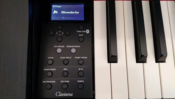 Giao diện điều khiển giúp người dùng sử dụng nhiều tính năng của đàn Piano điện (Nguồn internet)