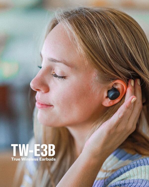 Nên thử chỉnh tai nghe ở nhiều góc độ để tìm ra hướng đeo phù hợp nhất