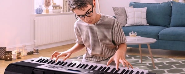 Các loại đàn Organ 61 phím rất phù hợp để dành cho trẻ mới học chơi đàn và làm quen với nhạc cụ  (Nguồn: Yamaha)