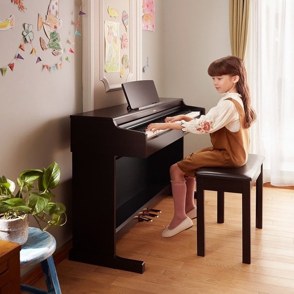 Đàn Piano điện phù hợp với trẻ nhỏ, người mới học chơi đàn hoặc người lớn tuổi (Nguồn Yamaha)