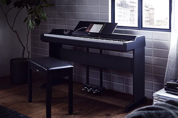 Thực hiện kết nối thiết bị điện tử với đàn piano điện bằng cáp chuyển đổi phù hợp