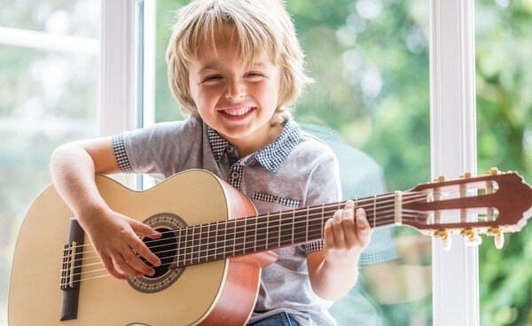 Ưu tiên cho bé chơi những bản nhạc yêu thích