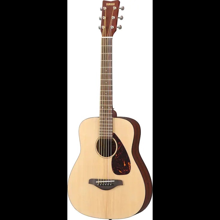 Guitar Yamaha JR2 sở hữu kích thước nhỏ gọn và âm thanh chân thực, sống động
