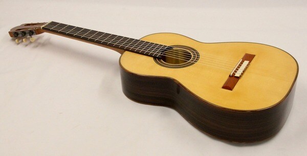 Torres Guitar - Loại đàn cổ điển, tiền thân của đàn Acoustic hiện đại (Nguồn: Internet)