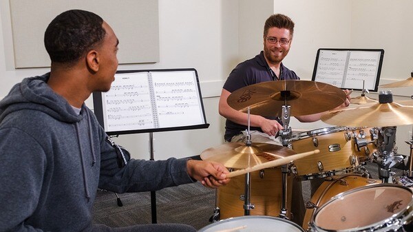 Các lớp học của Trường  m nhạc Yamaha tổ chức dưới dạng 1-1 giúp học viên học tập hiệu quả nhất