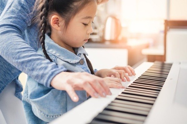 Đàn piano điện không gây ra ảnh xấu đối với trẻ nhỏ