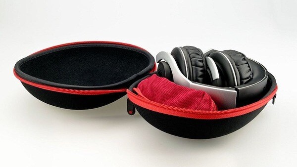 Khi không sử dụng bạn nên để tai nghe vào hộp hoặc túi để hạn chế bụi bẩn (Nguồn: Internet)