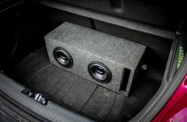 Nên sử dụng loa sub được thiết kế riêng cho hệ thống âm thanh trên ô tô