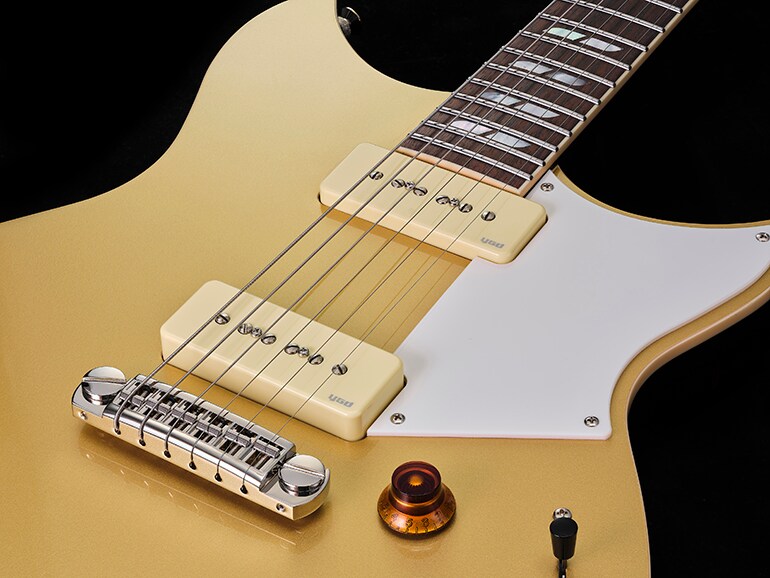 Pickup P90-style thiết kế riêng trên Chris Buck Signature Revstar RS02CB