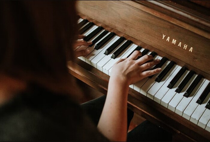 Chọn một cây đàn piano phù hợp sẽ giúp việc học đàn của bạn dễ dàng hơn 
