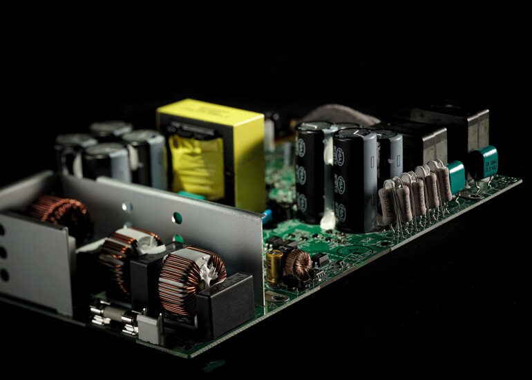 6 - Amplifier công suất cao Class-D 2000 W