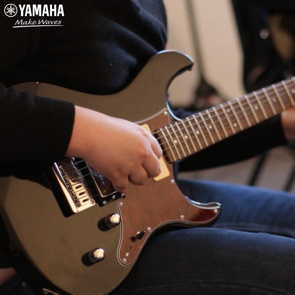 Học guitar điện có khó không? Nên bắt đầu từ đâu? | Yamaha
