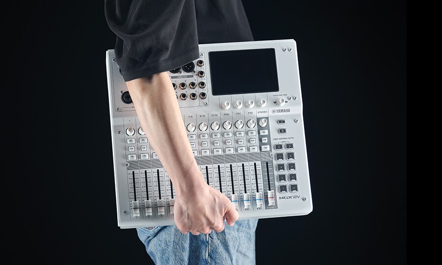 Yamaha MGX12: Đồng hành cùng bạn mọi nơi