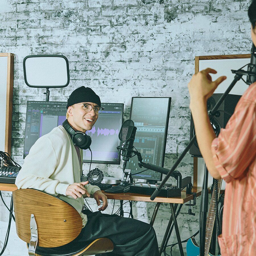 Yamaha MGX16: Sản xuất nội dung