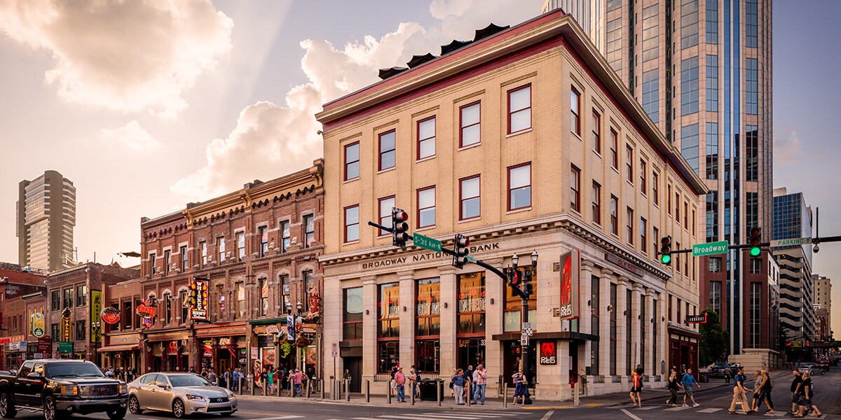 Hình ảnh: Âm thanh tạo chuyển động: Cách Ole Red Nashville mang đến những khoảnh khắc âm nhạc khó quên