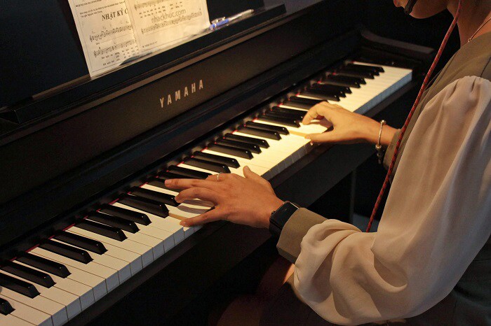 Học piano online giúp bạn tiết kiệm thời gian và chi phí hơn